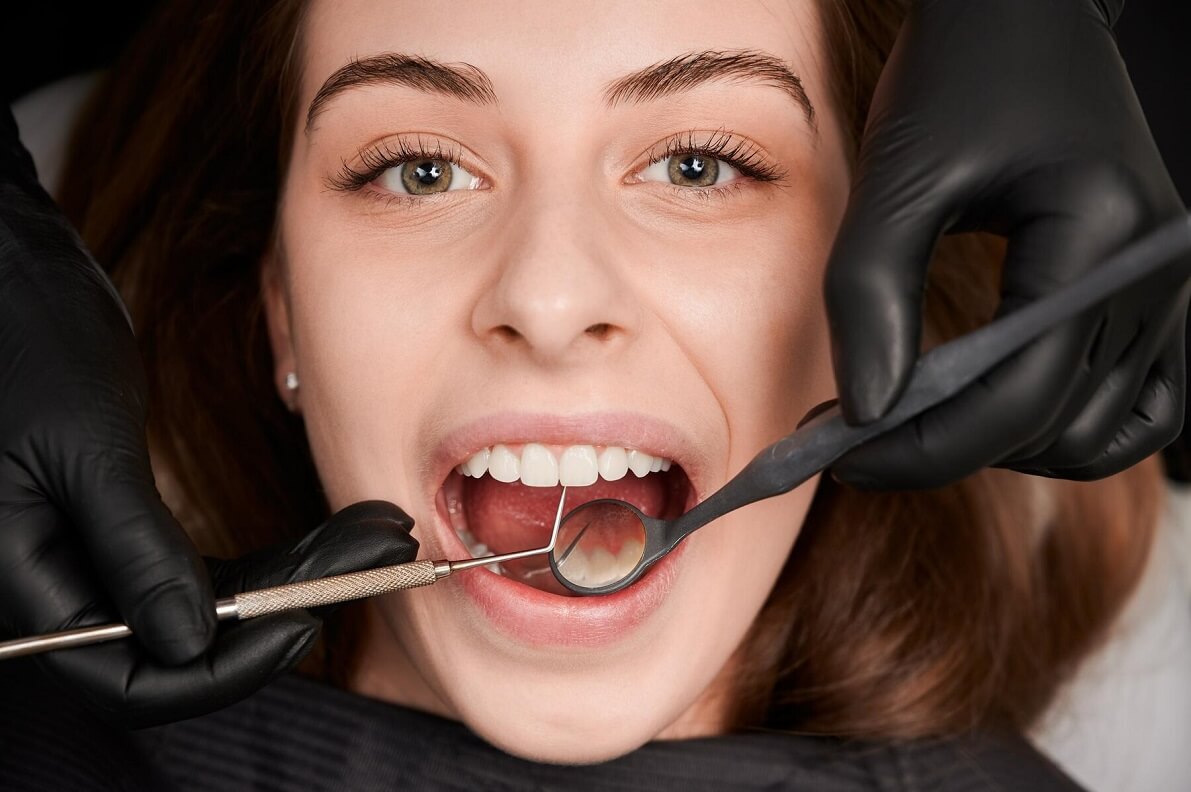 Почему болит зуб после пломбирования: основные причины и способы облегчения